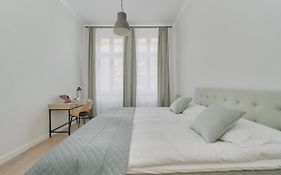 Pilsudskiego Stylish Apartment By Noclegi Renters